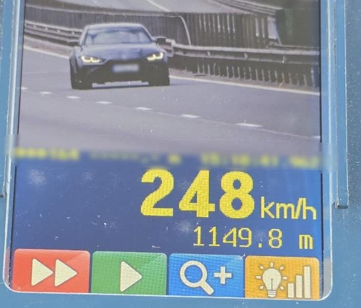 Șofer din București, VITEZĂ RECORD pe Autostrada Transilvania: 248 km/h!