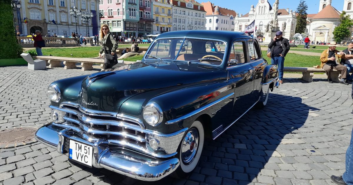 Retroparada Primăverii la Timișoara: Bijuterii pe patru roți, de la Chrysler la Steyr Fiat