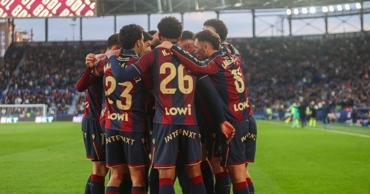 Echipa și fanii, singuri în fața pericolului