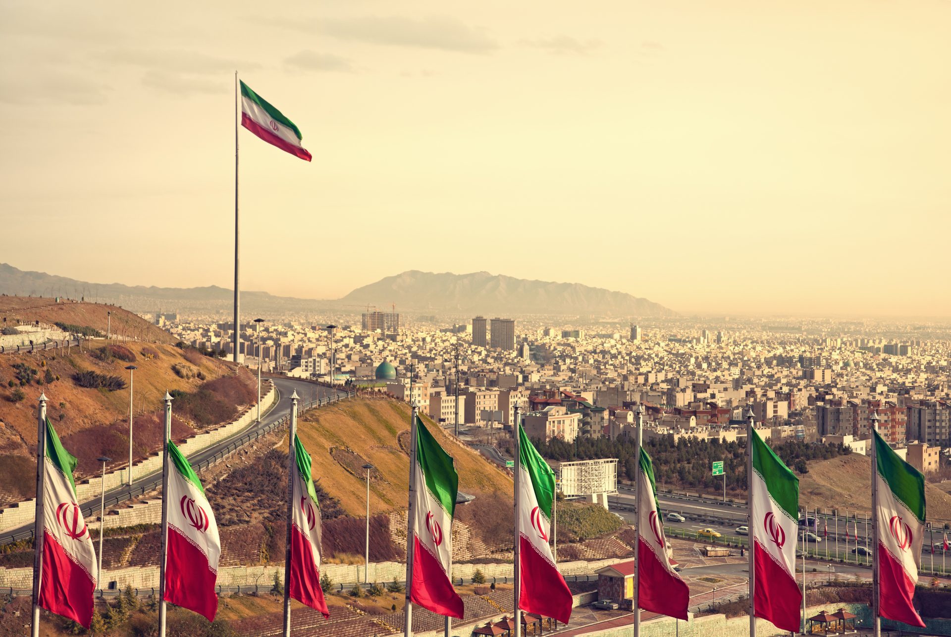 Atacurile din Israel au paralizat uzinele cheie