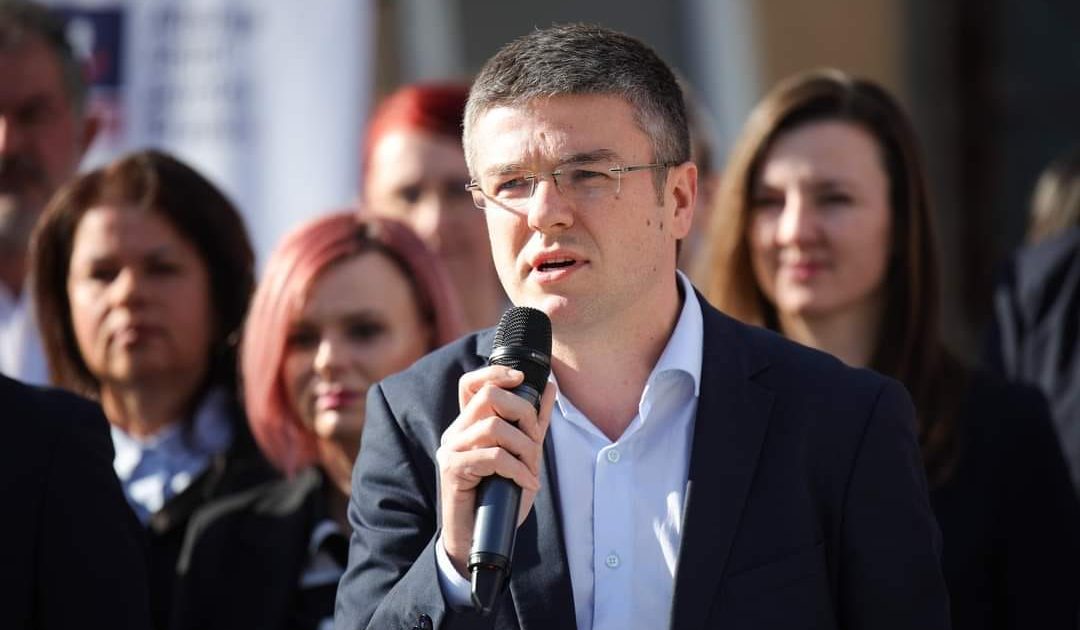 Clădirea-fantomă de pe Olteniței: Statul recuperează imobilul ocupat ilegal