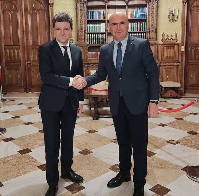 Bolojan nu pleacă de la Guvern: Nicușor Dan nu i-a cerut demisia