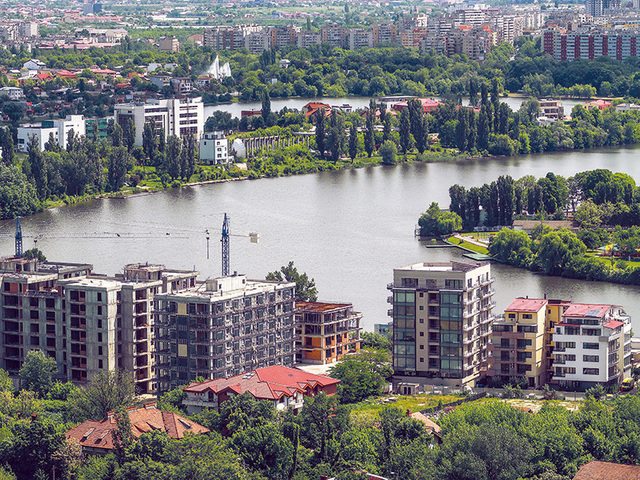 Cât costă un apartament vechi cu 3 camere în București? Prețuri-șoc