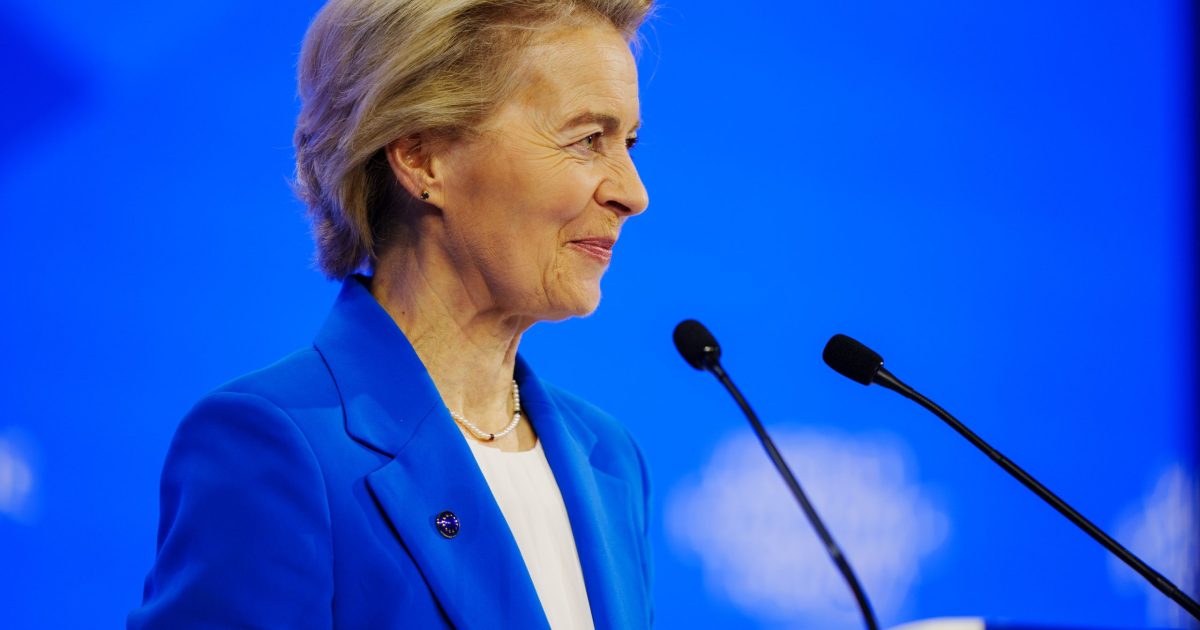 Aplicație UE pentru protecția minorilor: Ursula von der Leyen anunță verificarea vârstei online