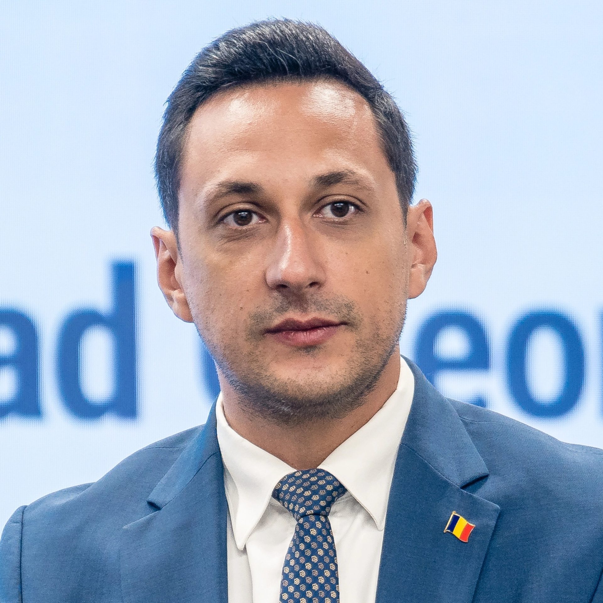 Un Consilier Al Premierului Propune O Reformă Radicală A Administrației Vlad Gheorghe, consilier al prim-ministrului, a abordat subiectul reformei administrative în România, sugerând o serie de schimbări majore, inclusiv o posibilă reorganizare teritorială