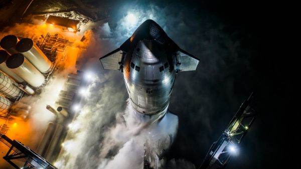 Reuters: SpaceX, evaluată la 1,75 trilioane dolari. Cum explică matematica succesul?
