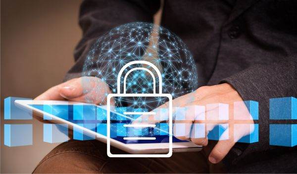 UE, război total cu dezinformarea: Giganții tech, dați afară din Europa din 2026