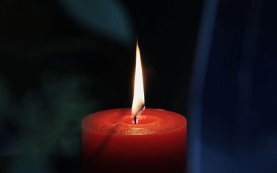 Sfânta Lumină ajunge astăzi la București: Ceremonia de la Ierusalim