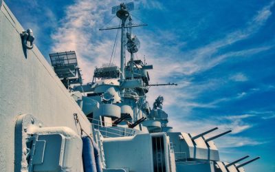 Iranul, amenințări cu măsuri drastice pentru navele militare în Strâmtoarea Ormuz