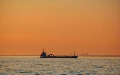 Trump anunță record de trafic maritim în Strâmtoarea Ormuz: 34 de nave, într-o zi