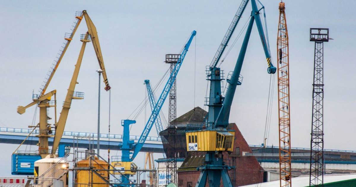 Exporturile Chinei, lovite de războiul din Orientul Mijlociu