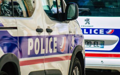 O elevă de 15 ani, înjunghiată la școală în Franța: Un coleg, suspect