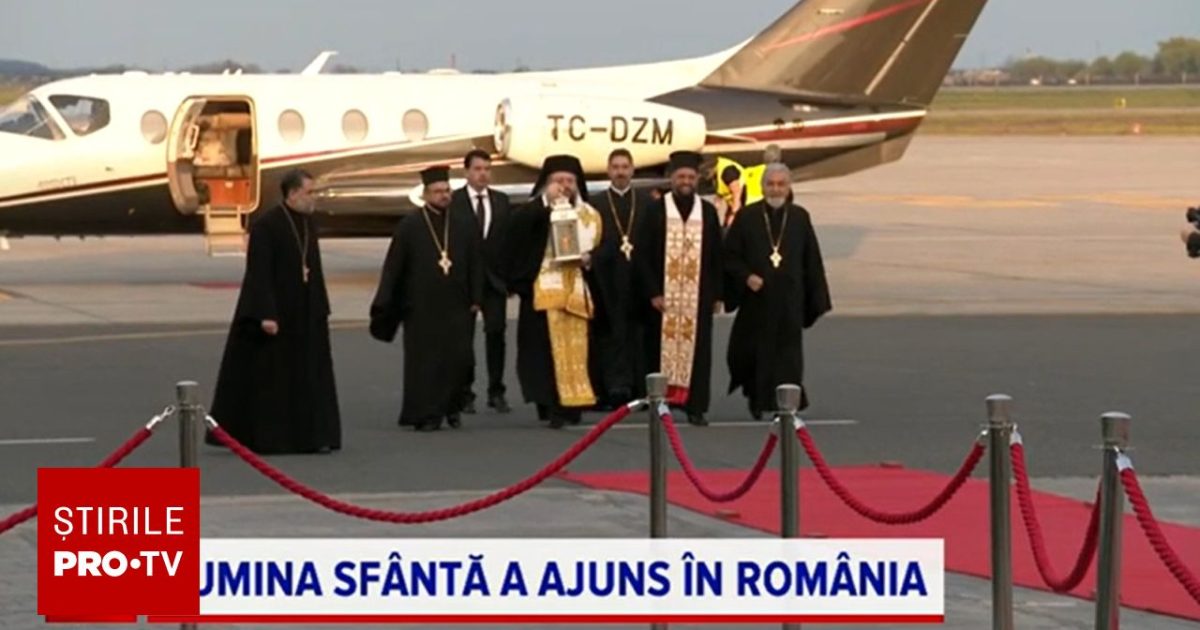 Sfânta Lumină a ajuns în România: Va fi distribuită în țară până la Înviere
