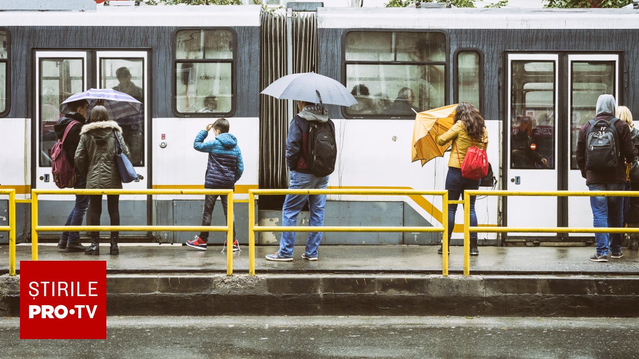 Vreme schimbătoare în România: ploi și zone cu soare, temperaturi în creștere Bucureștenii vor avea parte de o zi cu înnorări și vânt mai intens, cu o maximă de 17 grade Celsius