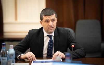 Pierzi tot dacă stai deoparte: Lecția dură pentru Donald Trump și România