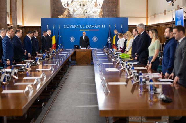 Mărturii emoționante la Guvern: Mircea Lucescu, omagiat în debutul ședinței