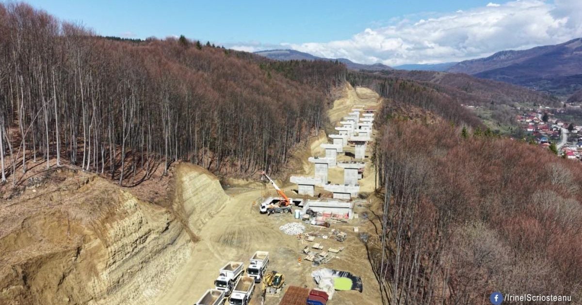 Muncă titanică pe A1: 1.550 de oameni și utilaje lucrează la Tunelul Poiana