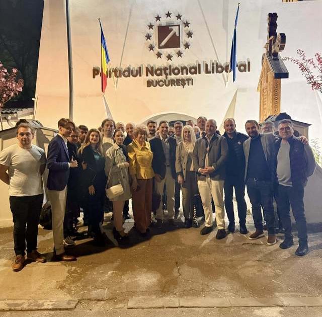 Bolojan, apariție-surpriză la PNL București! Burduja: Politica, cu „spatele drept”