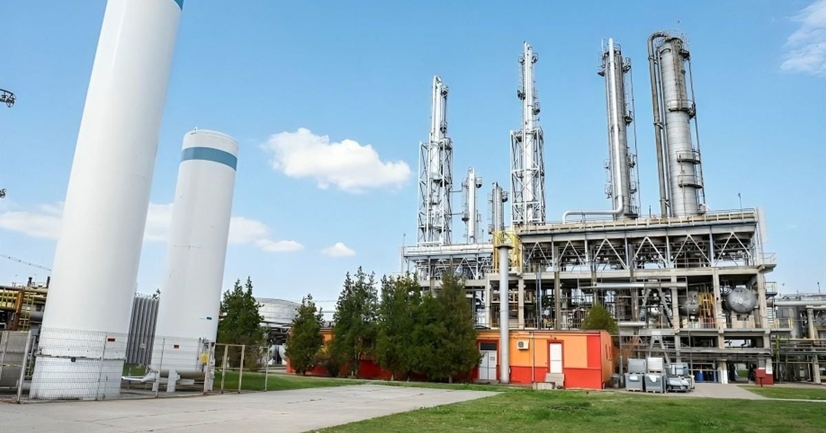 Vega Ploiești produce solvent ultra-pur: Unde este folosit noul produs?