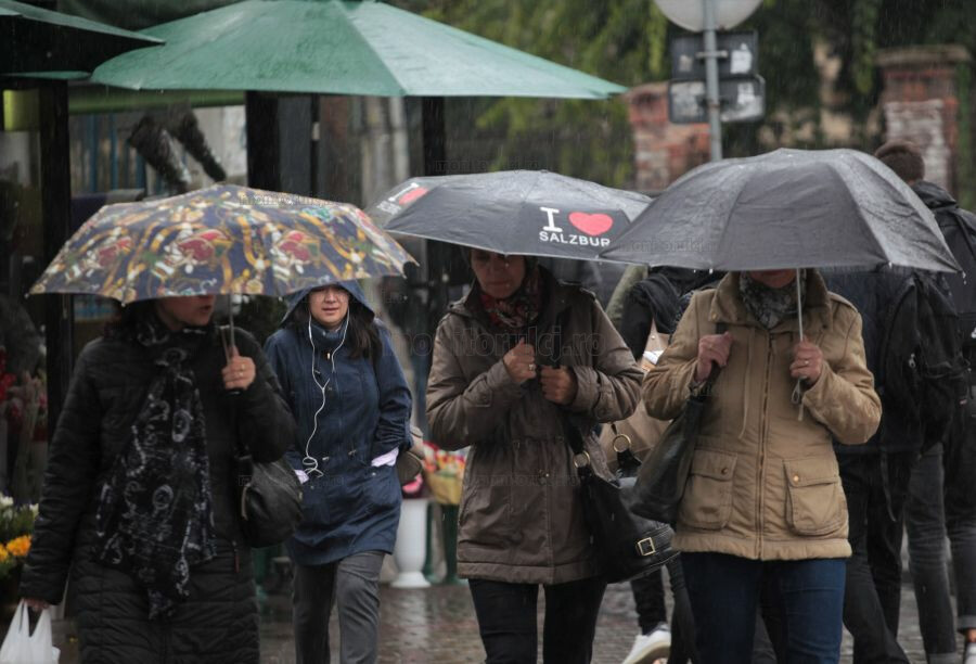 Vreme capricioasă la Cluj în weekend: Ploi și temperaturi schimbătoare