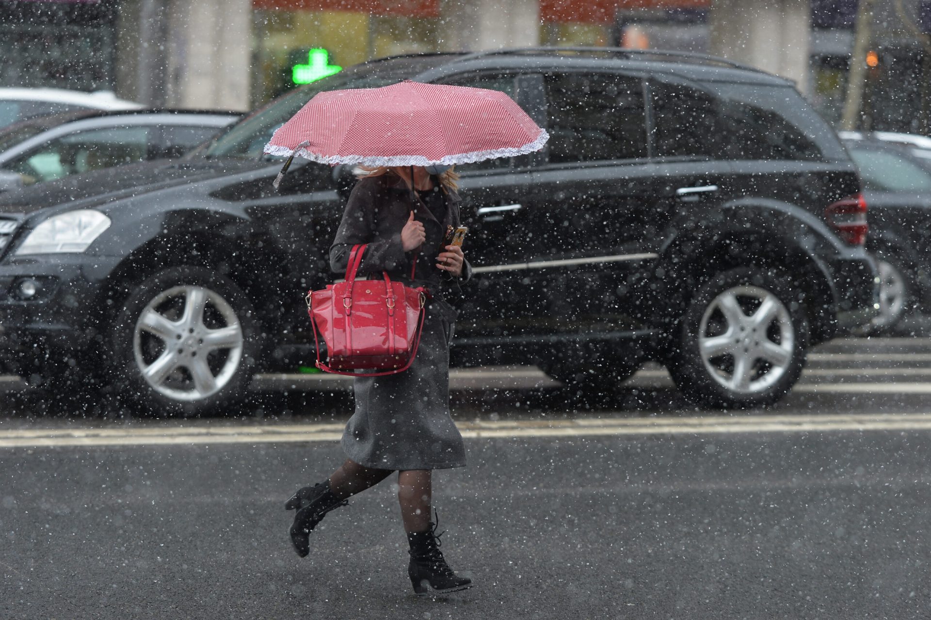 Vremea capricioasă: de la temperaturi de primăvară la ploi și ninsori România se pregătește pentru o săptămână cu vreme schimbătoare, cu temperaturi care vor oscila considerabil și precipitații în majoritatea regiunilor