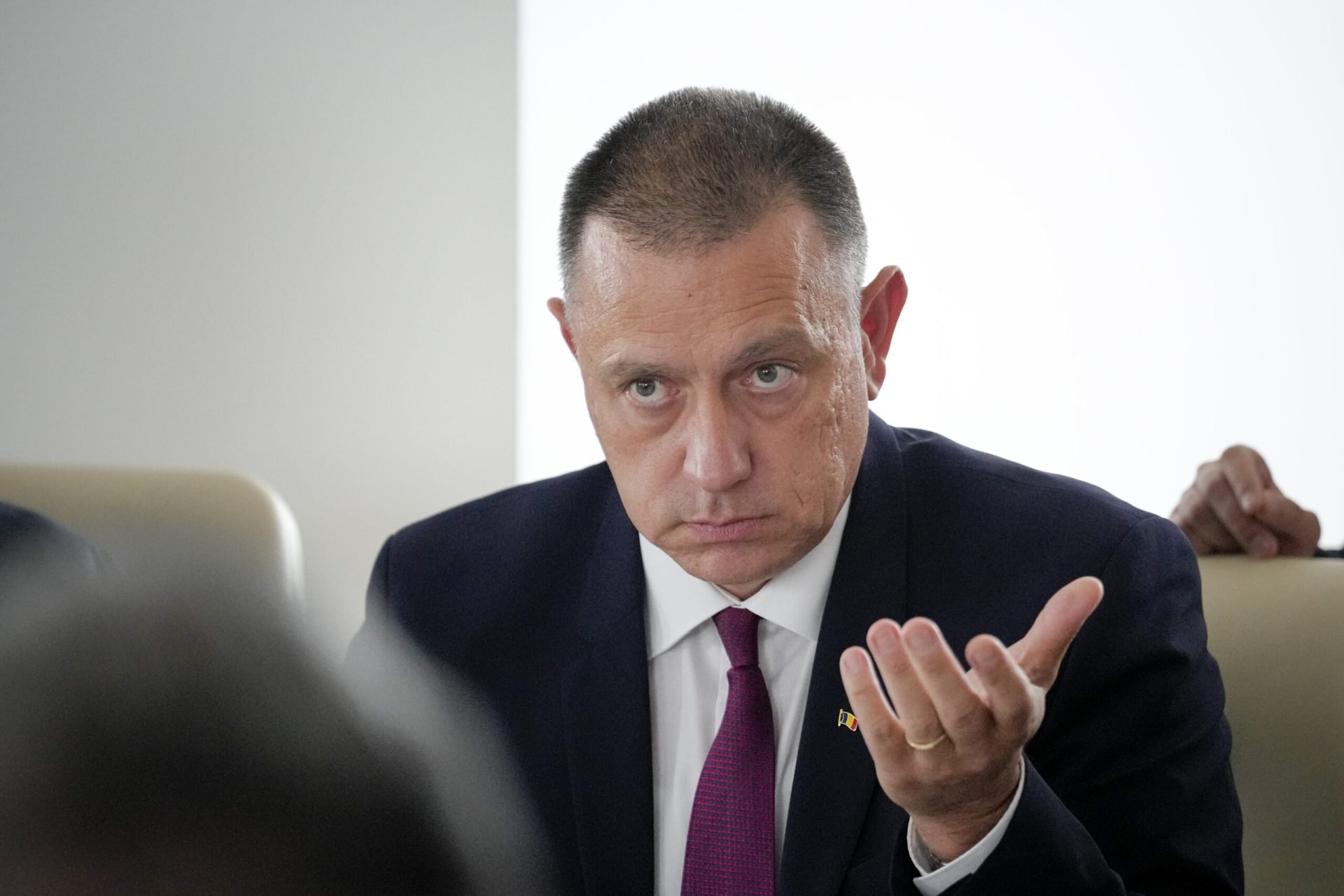 FIFOR atacă USR: Acuzații grave la adresa ministrului Apărării, RADU MIRUȚĂ București – Deputatul PSD, MIHAI FIFOR, a lansat acuzații grave la adresa unor membri USR, inclusiv a ministrului Apărării, RADU MIRUȚĂ