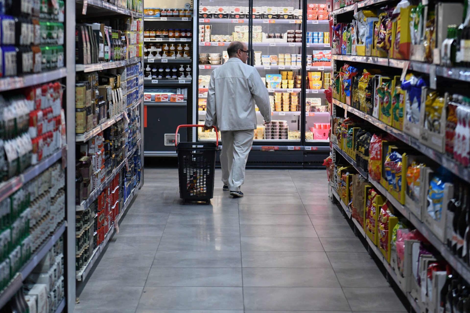 Magazinele își modifică programul de funcționare cu ocazia sărbătorilor Pascale, cu reduceri de orar în Sâmbăta Mare și închideri în prima zi de Paște