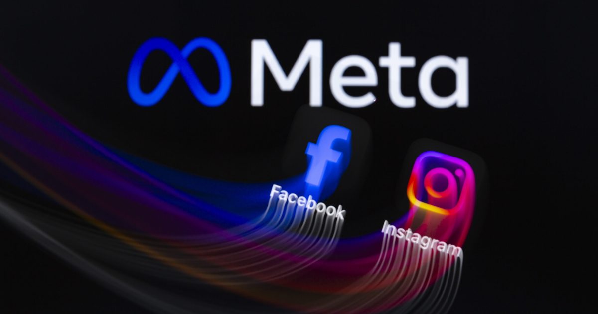 Meta spionează angajații: Monitorizează tastele pentru a antrena AI