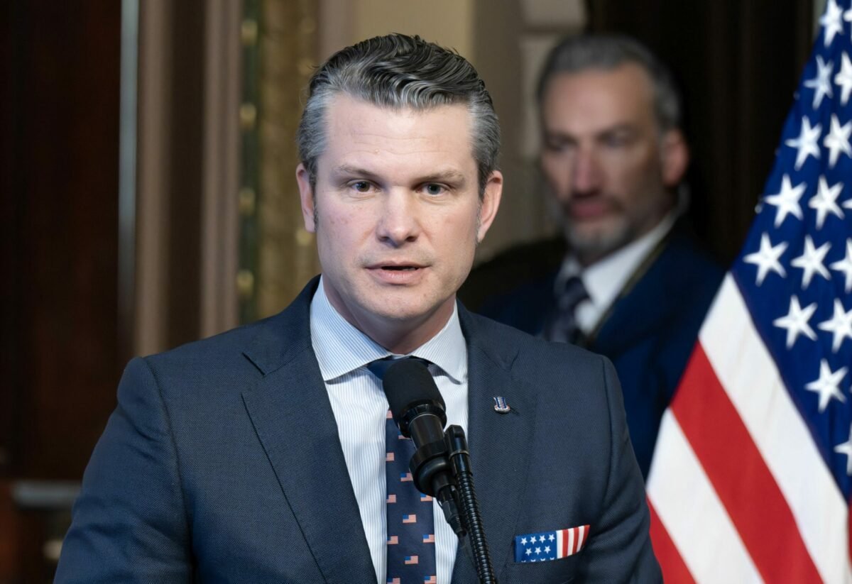 Apeluri la demisie și acuzații grave la adresa șefului pentagonului Democrații din Statele Unite ale Americii cer demisia lui PETE Hegseth, șeful Pentagonului, pe fondul escaladării conflictului din Orientul Mijlociu
