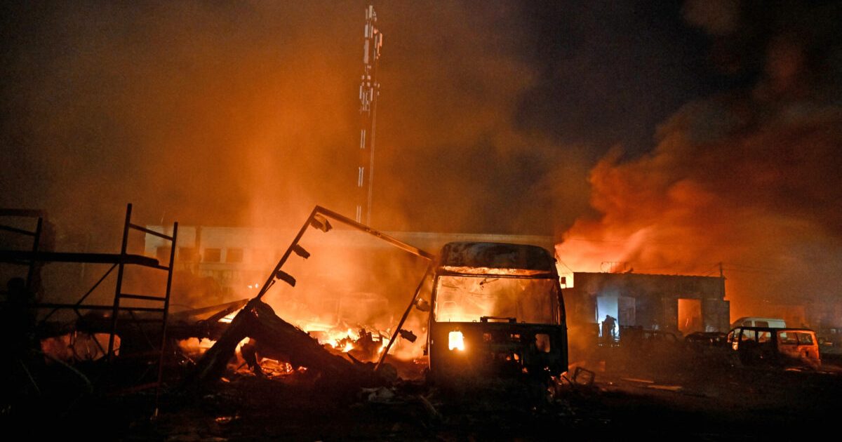 Atacuri FURIOASE în Ucraina: Zeci de victime, distrugeri masive înainte de Paște