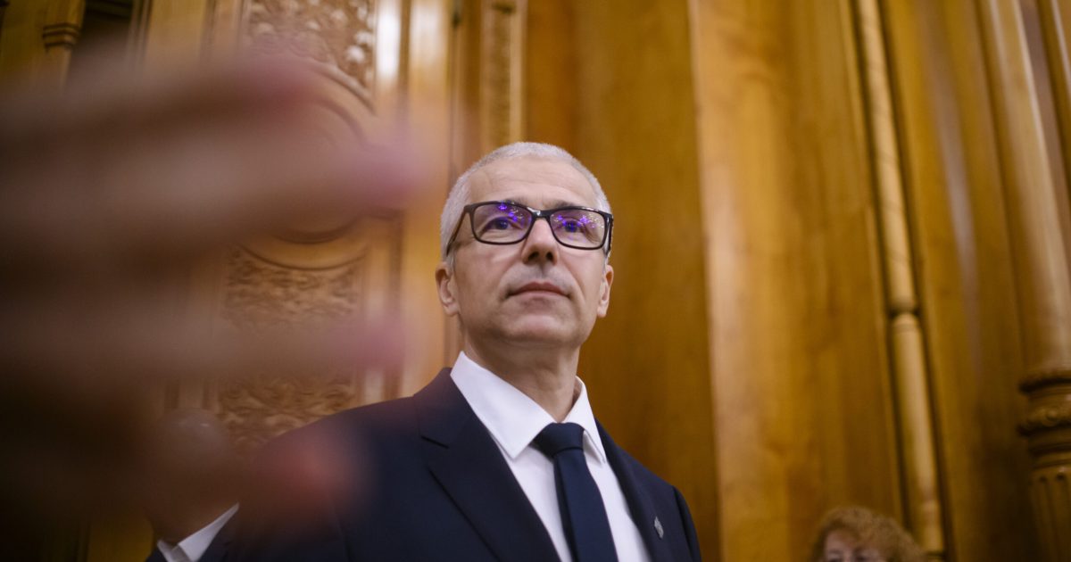 Ministrul Justiției neagă vehement înțelegerea politică privind numirile din parchete Radu Marinescu, ministrul Justiției, a respins joi acuzațiile privind o posibilă înțelegere politică între președintele Nicușor Dan și Partidul Social-Democrat (PSD), referitoare la numirile din fruntea Parchetului General, DNA și DIICOT