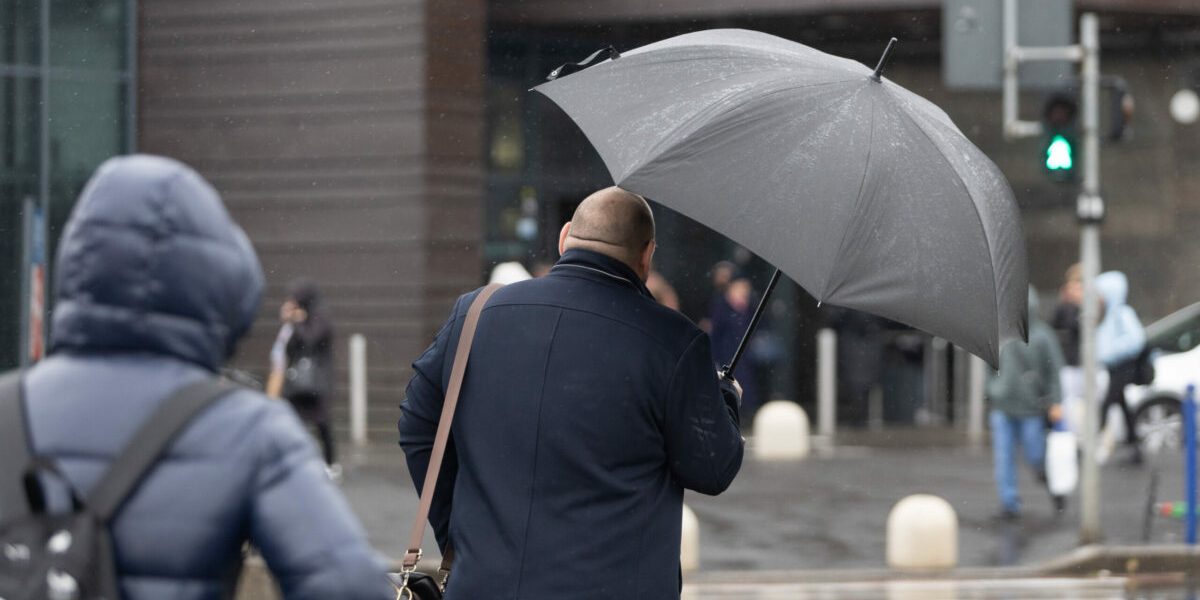 Frig, ploi și vânt la București înainte de paște, anunță ANM