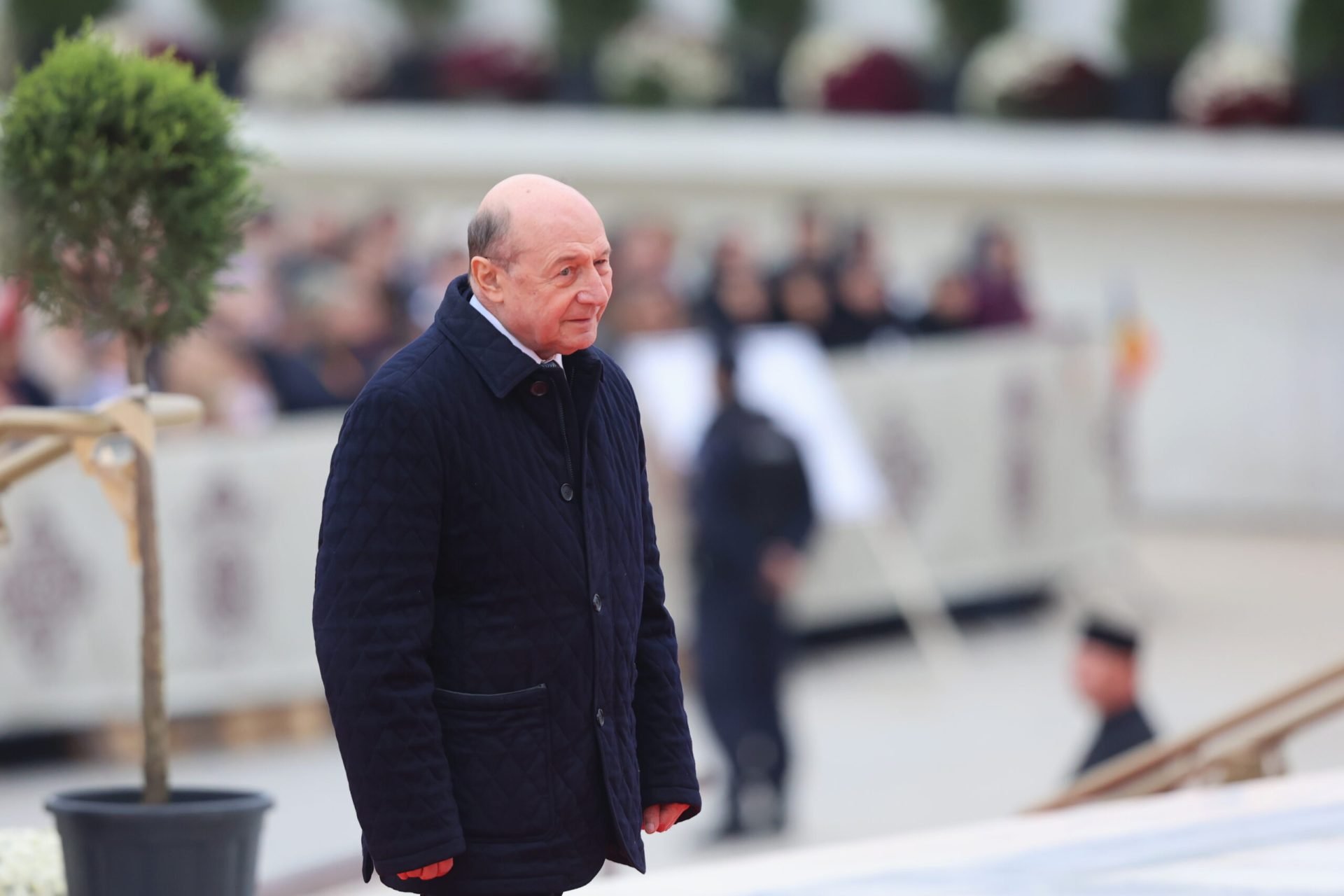 Băsescu, despre criza de combustibil: Raționalizarea e soluția, plafonarea – o greșeală Fostul președinte al României, TRAIAN Băsescu, a avertizat asupra unei posibile crize de combustibil, criticând măsurile de intervenție asupra prețurilor și propunând raționalizarea consumului