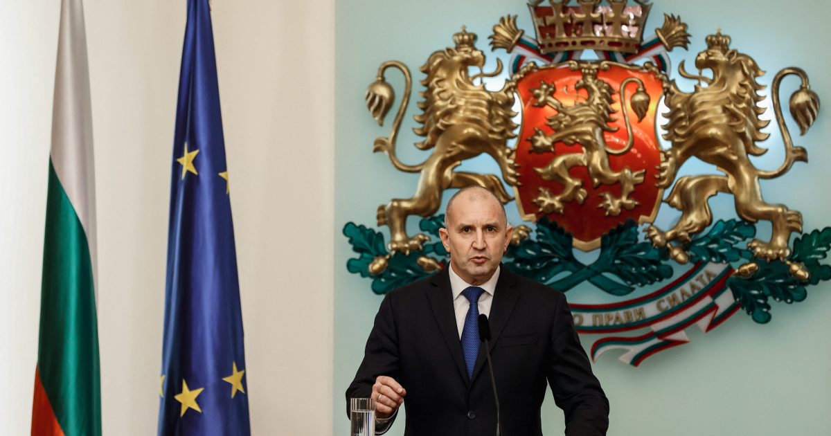 Radev, tot mai sus în sondaje, înainte de alegerile cruciale