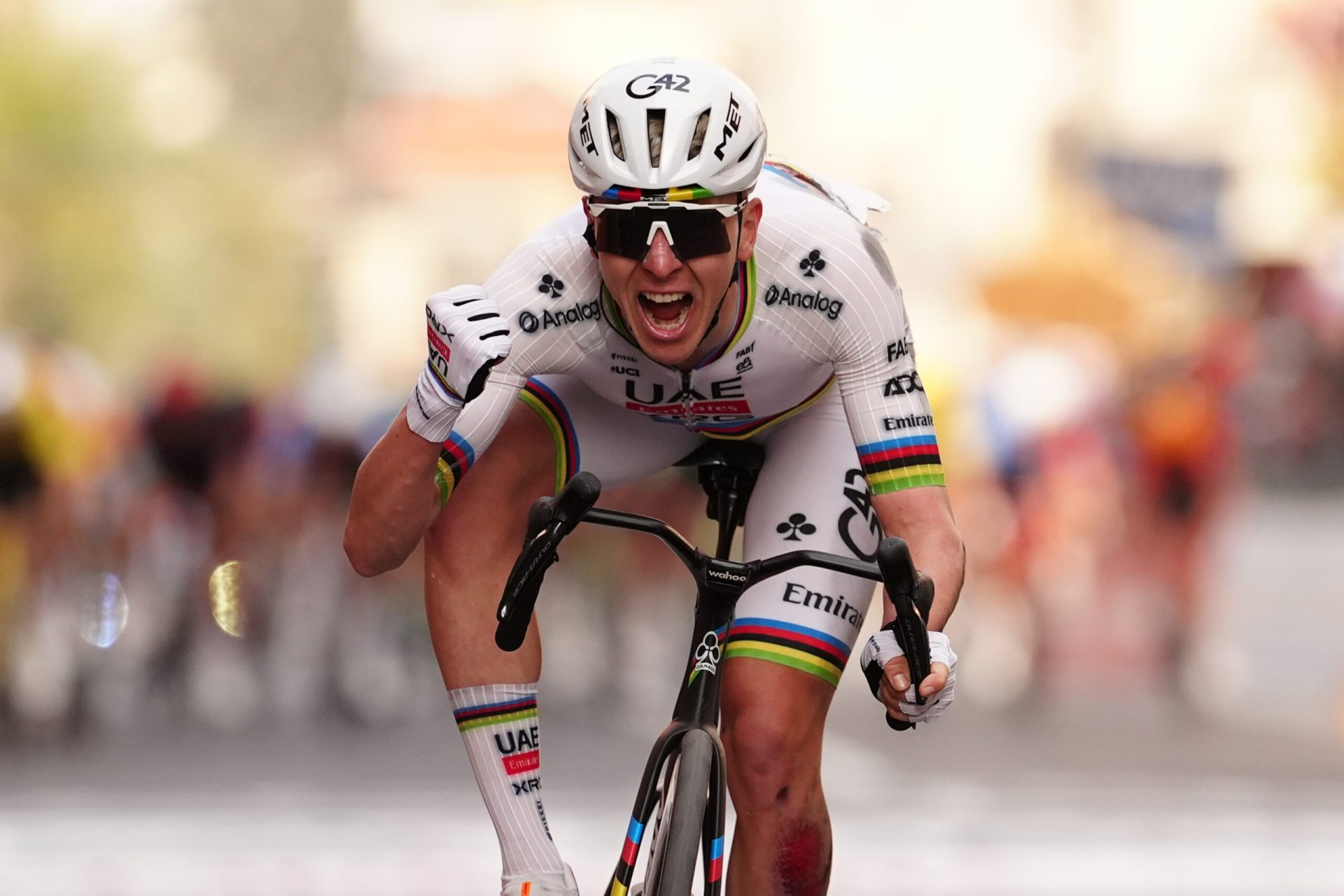 Tadej Pogacar, triumfător în Turul Flandrei 2026: Slovenul domină ciclismul mondial Audenarde, Belgia – Ciclistul sloven Tadej Pogacar a câștigat duminică Turul Flandrei 2026, stabilind o nouă performanță de excepție