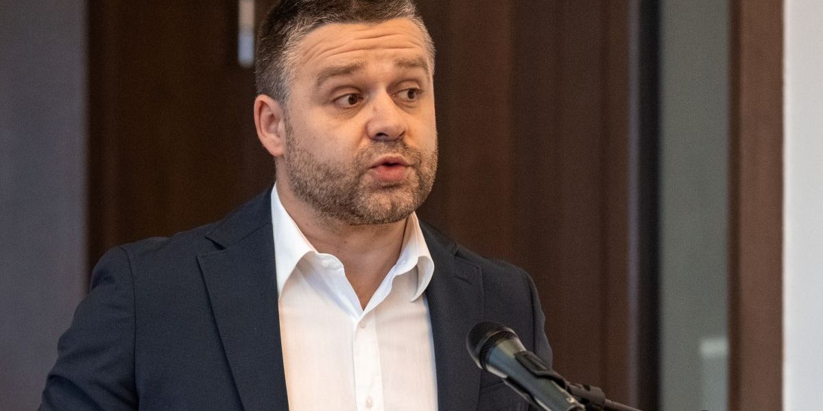 Salariul unui primar, o bătaie de joc: Ce venituri au edilii