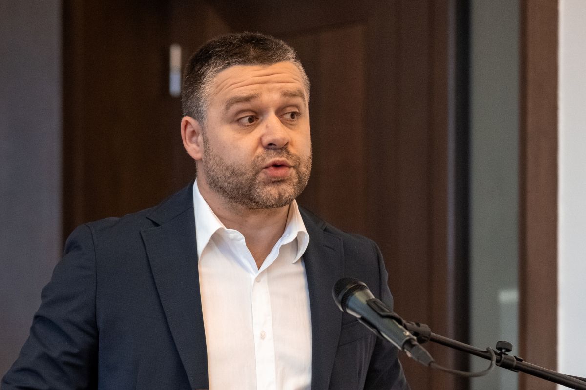 Primarul General al Capitalei, Ciprian Ciucu, consideră că indemnizația sa lunară de 19.000 de lei este, raportat la responsabilitățile funcției, o „glumă proastă”