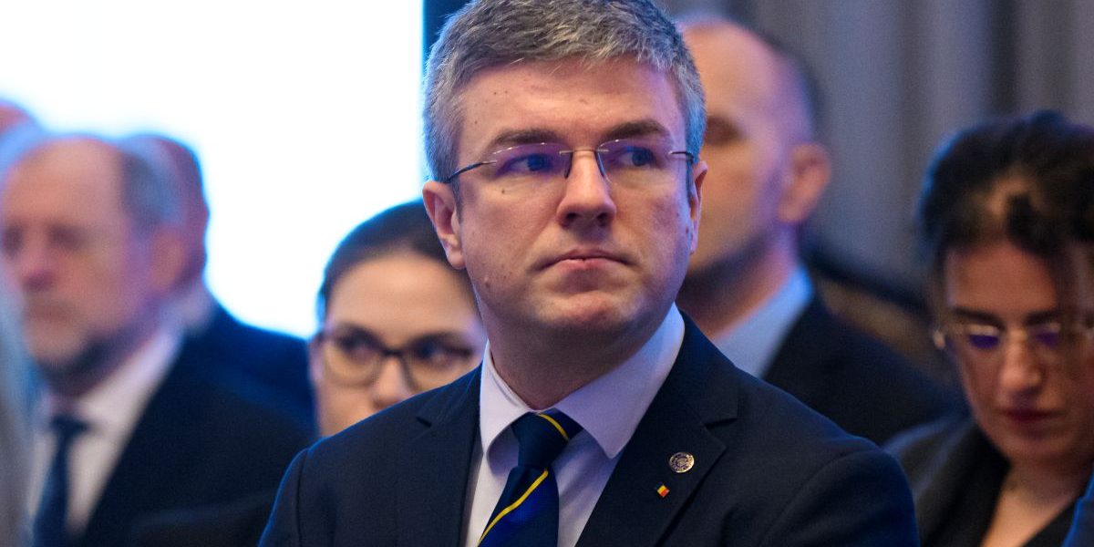 Salarii restante de paști pentru foștii angajați de la șantierul naval mangalia