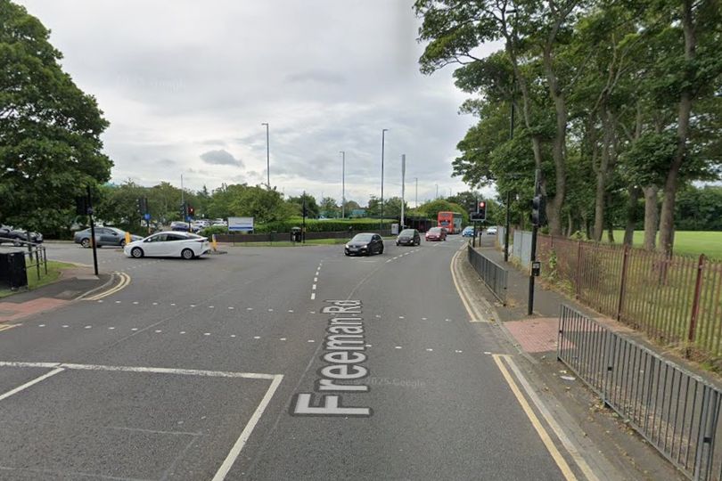 Accident GRAV la Newcastle: Două persoane, transportate de urgență la spital