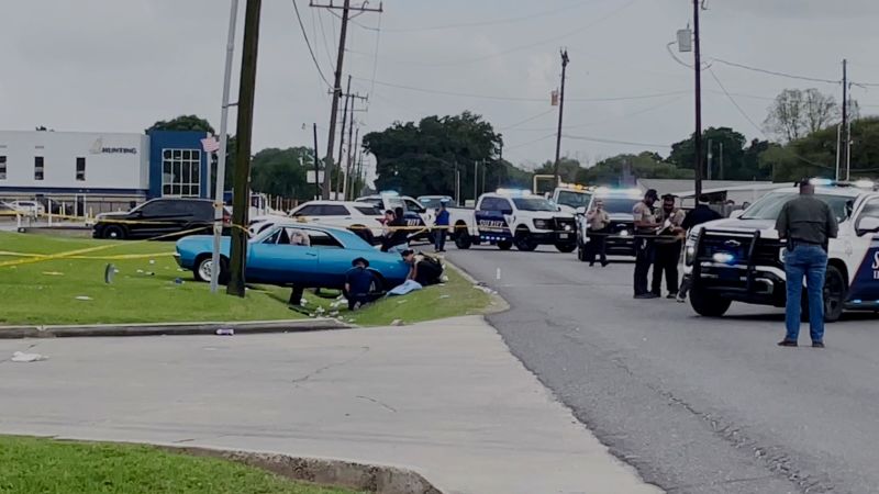 More than a dozen injured after vehicle struck pedestrians during New Iberia, Louisiana parade