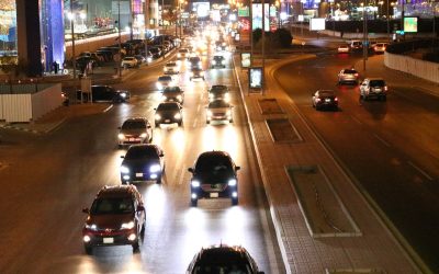 Atacurile asupra Arabiei Saudite au redus drastic producția de petrol Atacurile recente asupra instalațiilor petroliere din Arabia Saudită au condus la o scădere semnificativă a capacității de producție a regatului, atingând un nivel de aproximativ 600.000 de barili pe zi, potrivit unei surse din cadrul Ministerului Energiei saudit