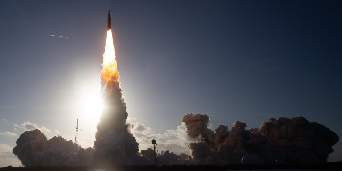 Astronauții se întorc pe pământ după un record istoric în spațiu