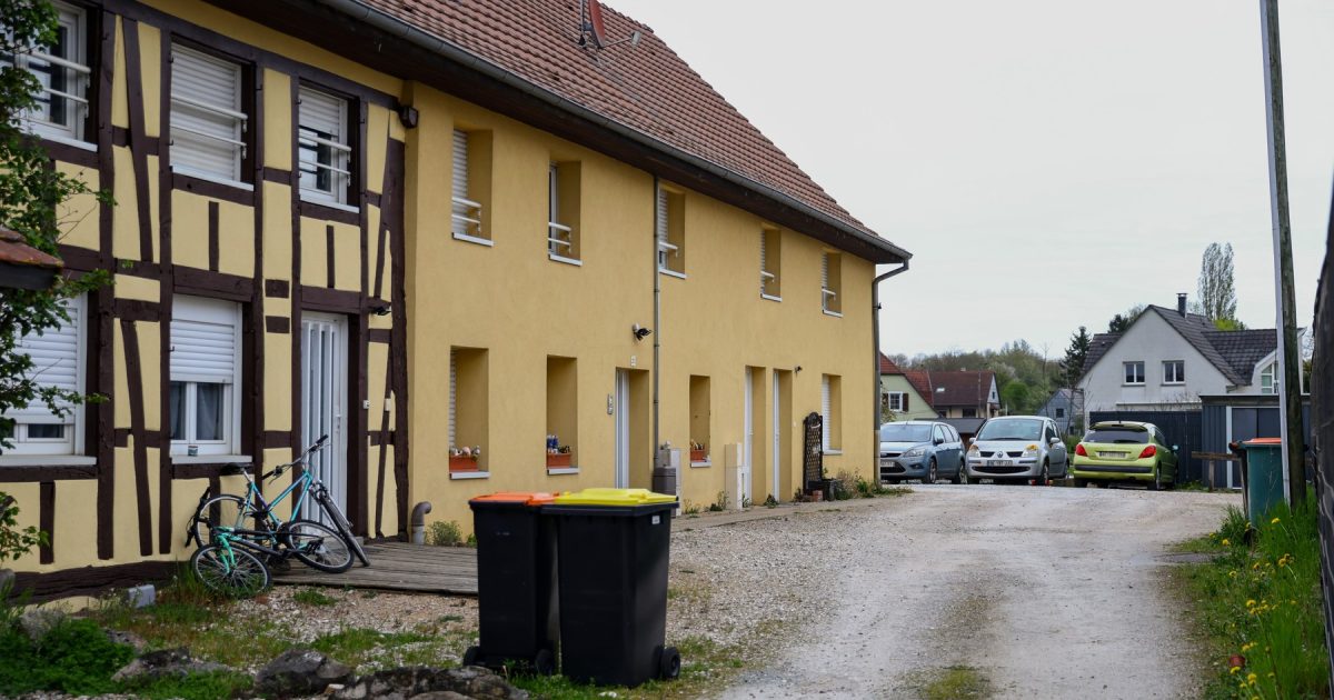 Caz șocant în Franța: un băiat de 9 ani a fost ținut închis în dubă de tatăl său, timp de peste un an. Mărturiile vecinilor