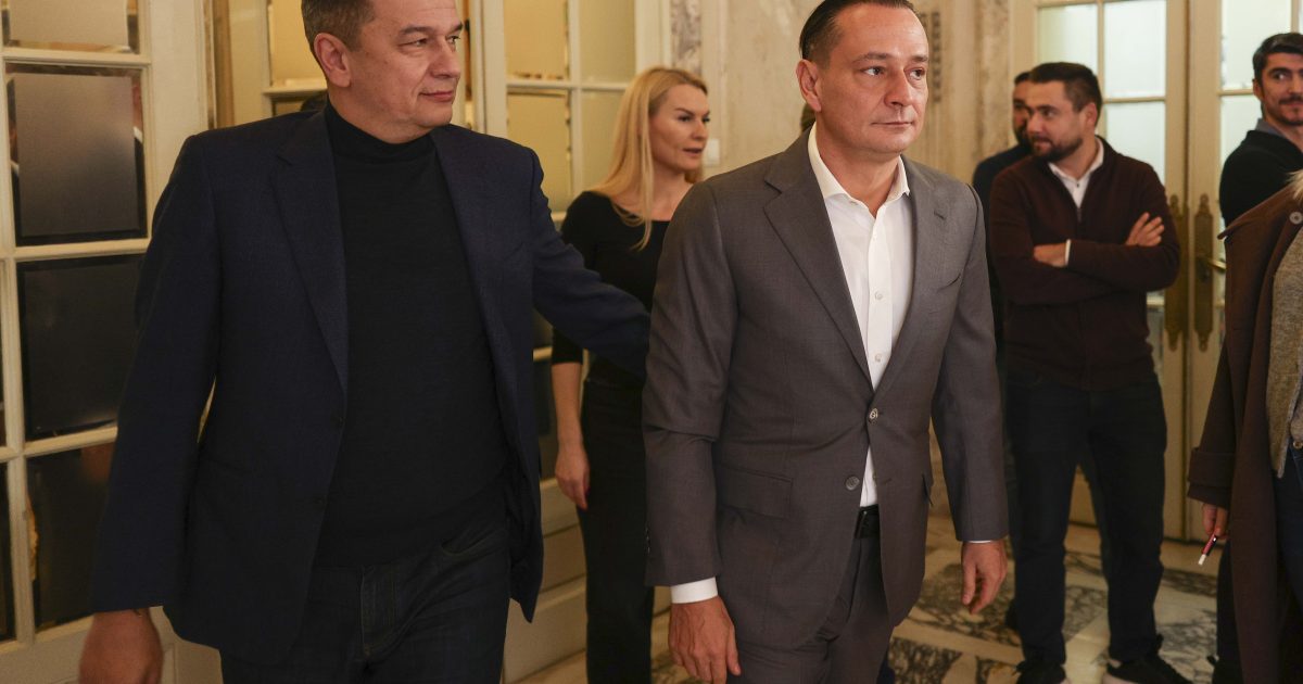 Sorin Grindeanu și Daniel Băluță, la sediul PSD din București, în ziua alegerilor pentru Primăria Capitalei Foto: Inquam Photos / Octav Ganea