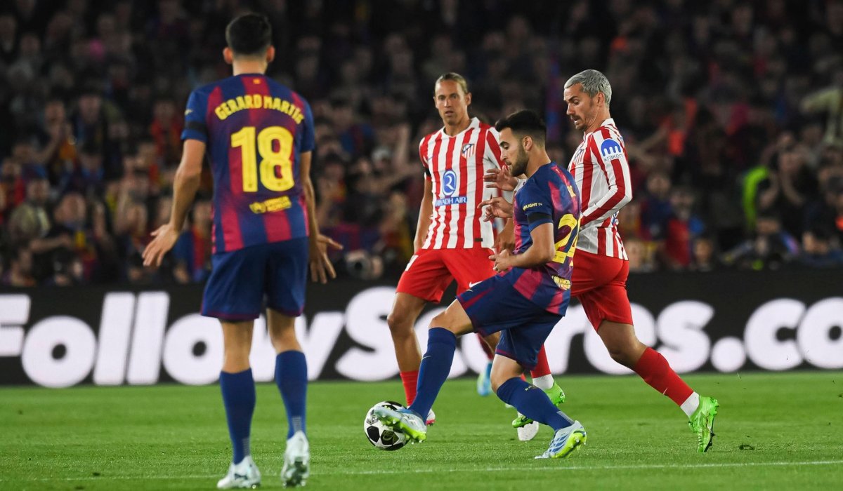 Julian Alvarez a deschis scorul pe Camp Nou, dar Cubarsi a fost eliminat, în timp ce PSG a învins Liverpool