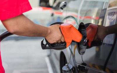 Benzina și motorina, reducere majoră: Prețurile la pompă, surpriză pentru șoferi