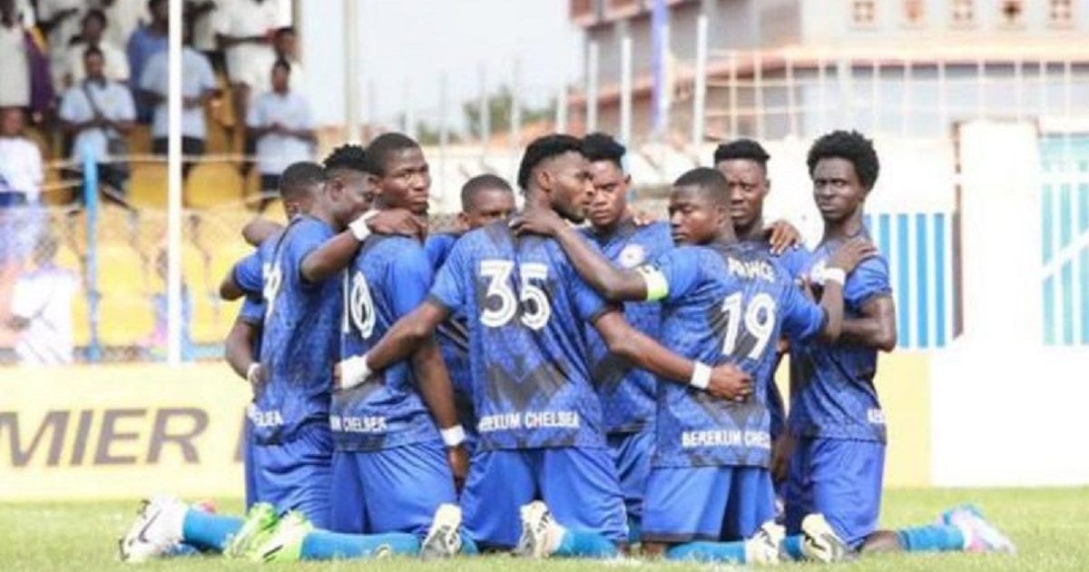 Atac armat sângeros: Un fotbalist a murit, autobuzul echipei, țintă