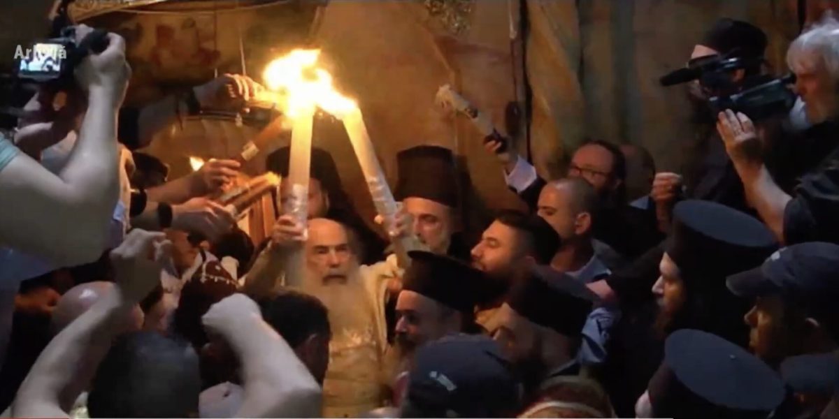 Credincioșii, acceptați la ceremonia Sfintei Lumini. Restricții severe