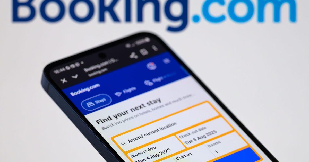 Platforma Booking își avertizează clienții: Date expuse într-un atac cibernetic