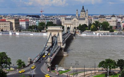 Ungaria se pregătește de alegeri cruciale duminică, cu un scrutin prezis a fi unul dintre cele mai importante din ultimele decenii, atrăgând atenția întregii regiuni, inclusiv a comunității maghiare din Transilvania